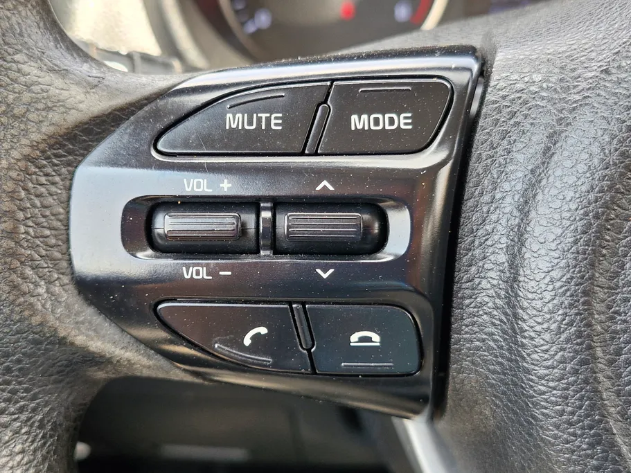 2023 Kia Pegas LX 