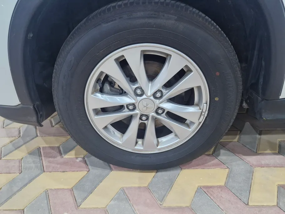 ميتسوبيشي ASX GLX 2022 