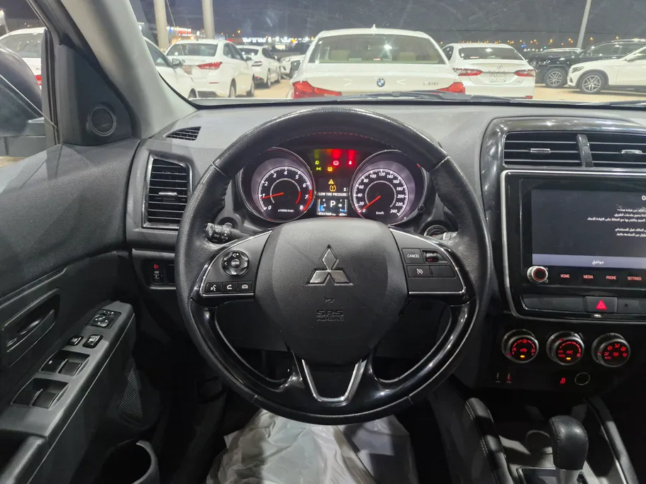 ميتسوبيشي ASX GLX 2022 