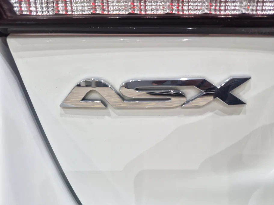 ميتسوبيشي ASX GLX 2022 