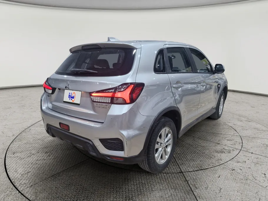 ميتسوبيشي ASX GLX 2022 