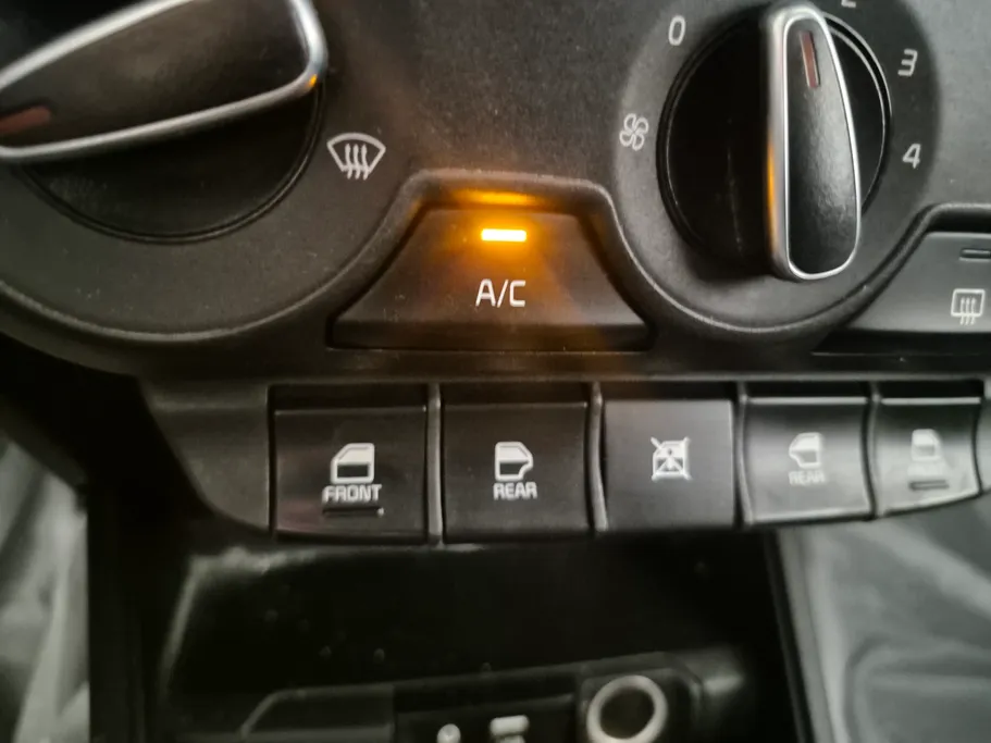 2024 Kia Pegas LX 