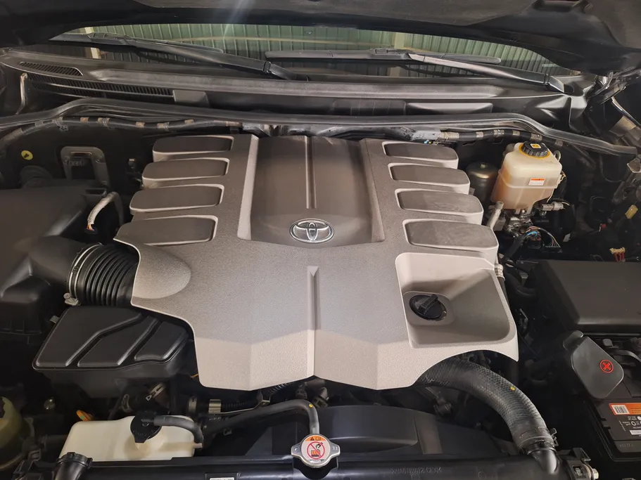تويوتا لاندكروزر GXR Grand Touring 2021 