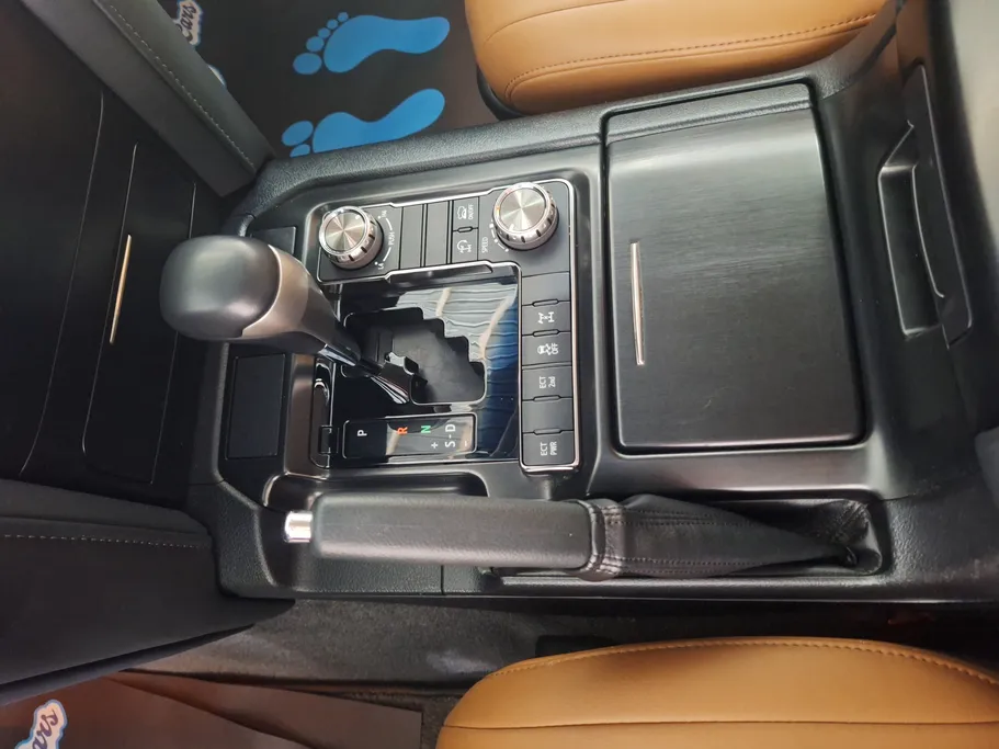 تويوتا لاندكروزر GXR Grand Touring 2021 
