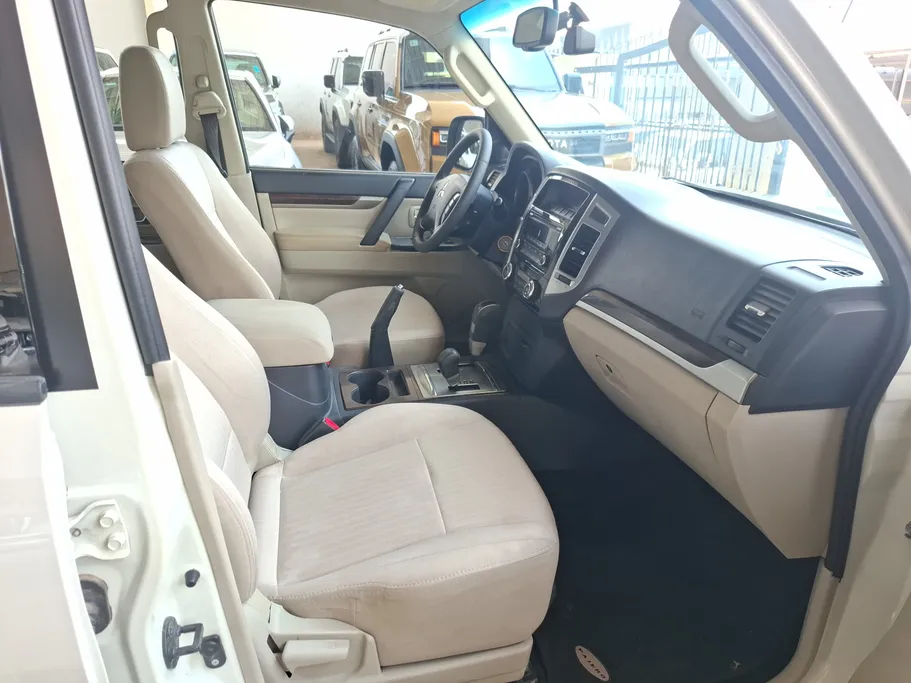 2021 Mitsubishi Pajero GLS 5Doors 