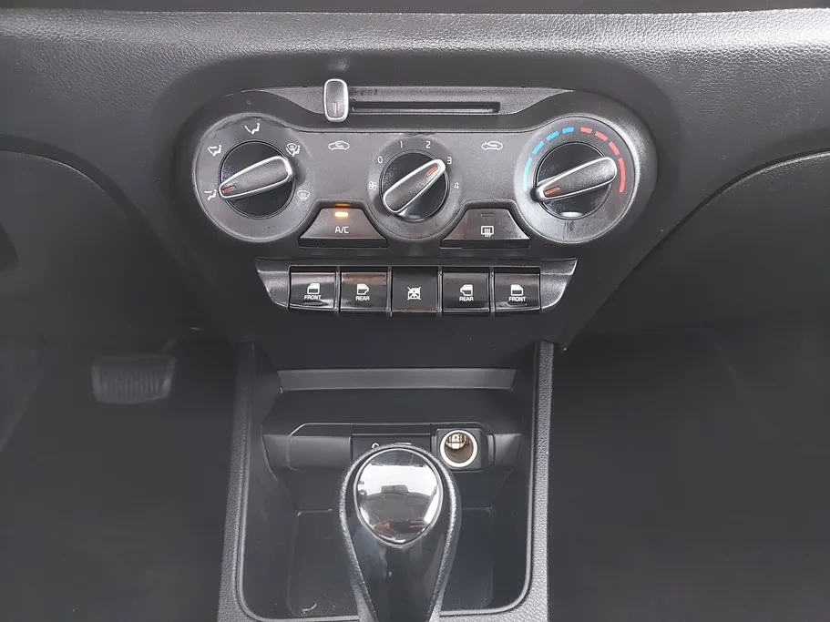 2025 Kia Pegas LX 
