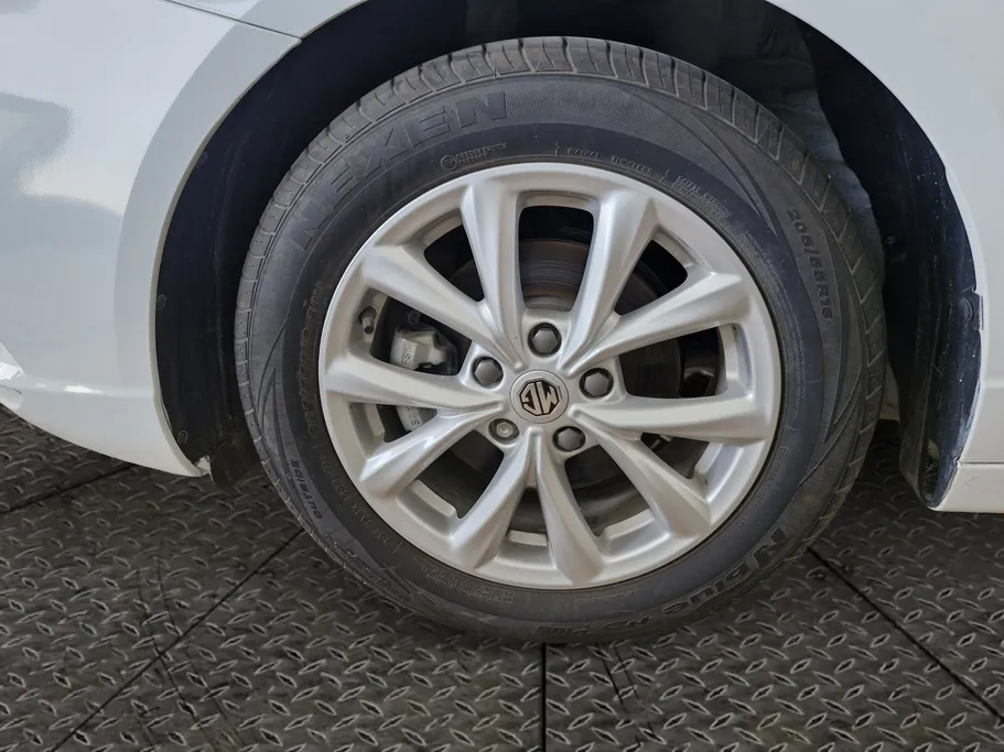 2023 MG 5 STD 