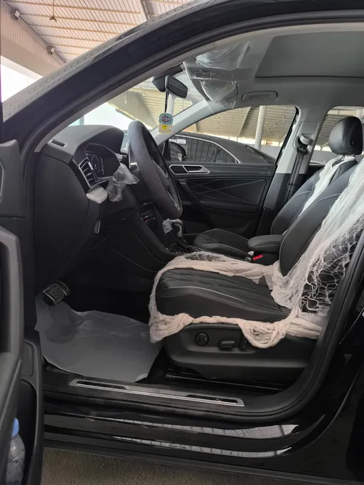 2023 Volkswagen Tiguan R Line 