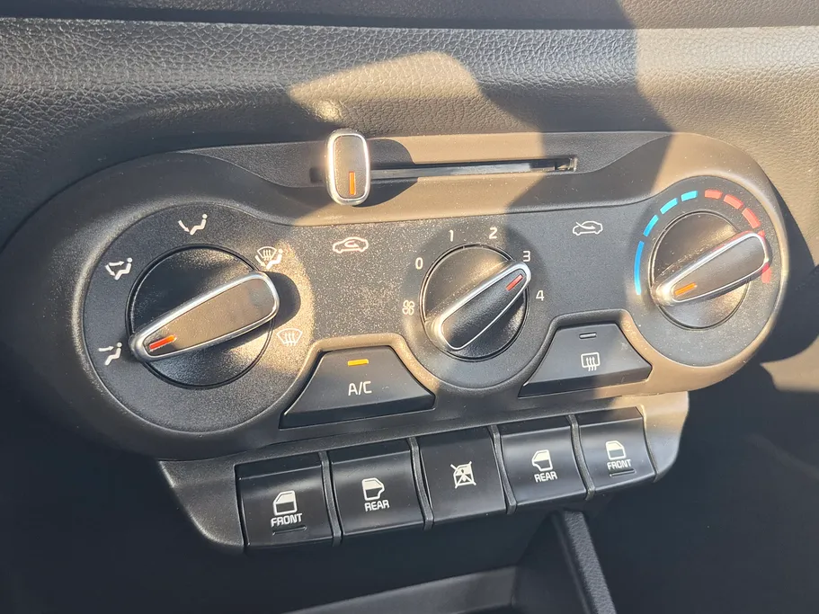 2024 Kia Pegas GL 
