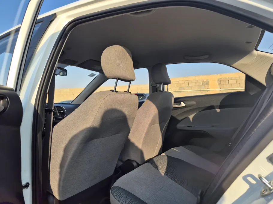 2024 Kia Pegas GL 