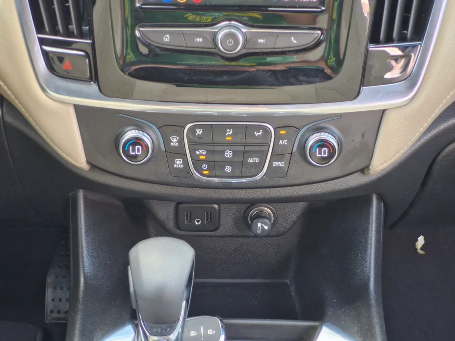 2022 Chevrolet Traverse LS 