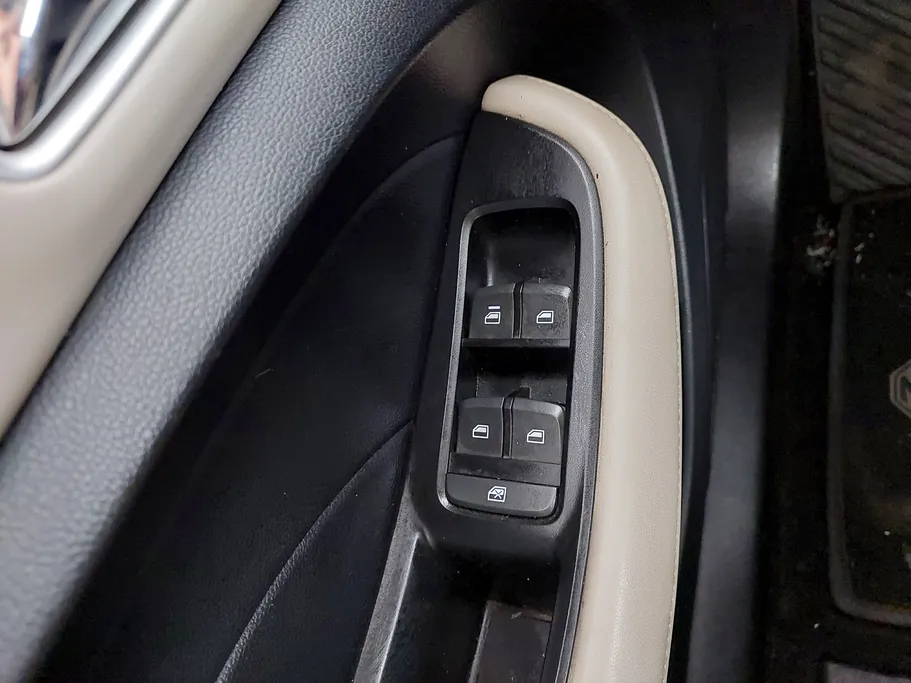 2022 MG 5 STD 