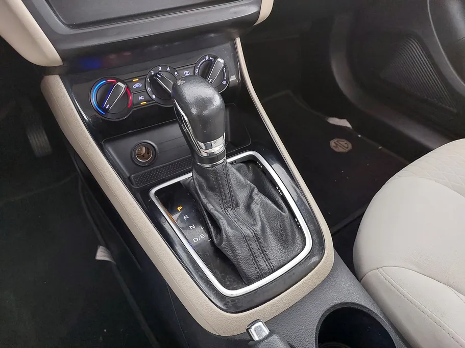 2022 MG 5 STD 