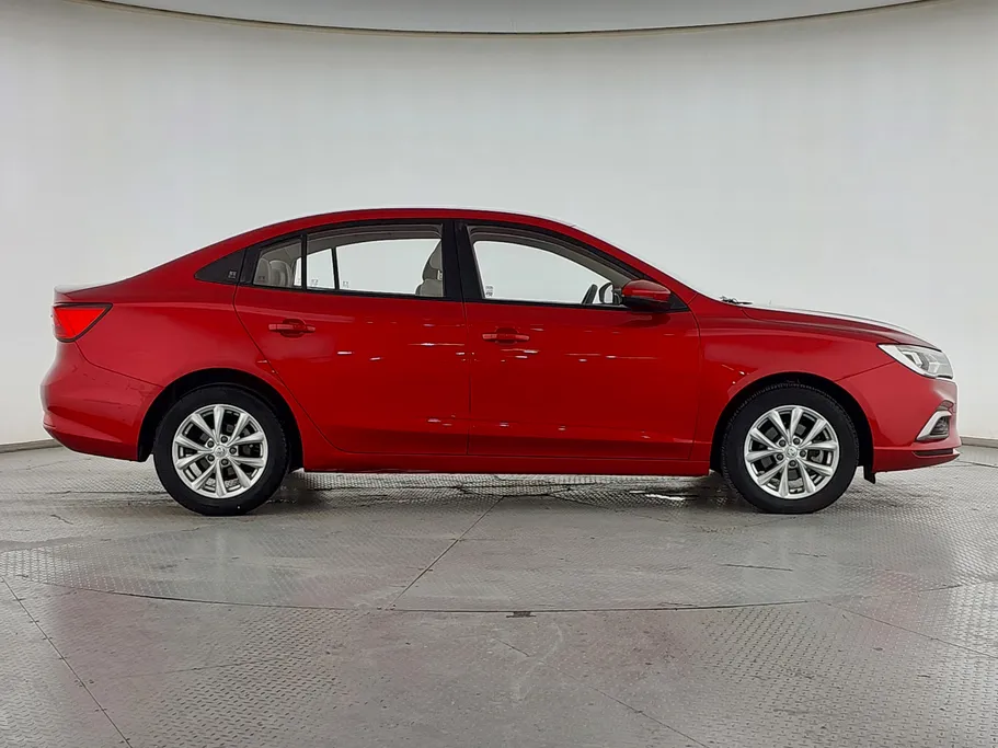 2022 MG 5 STD 