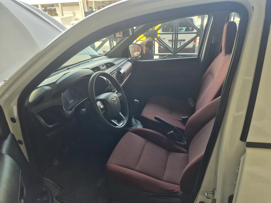 2023 Toyota Hilux GL DSL 