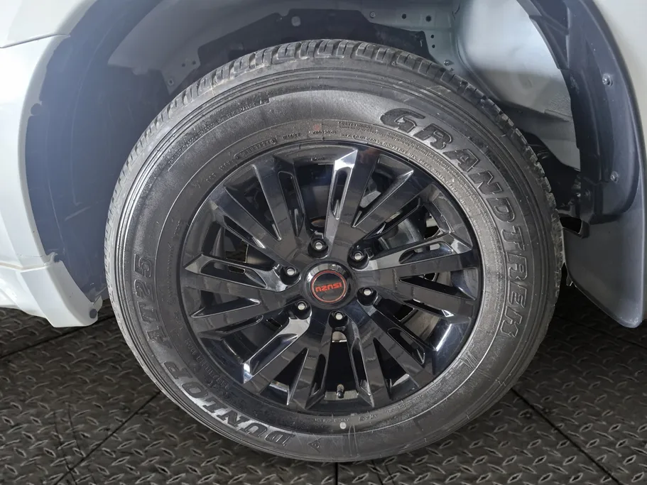 2025 Isuzu D-max GT 