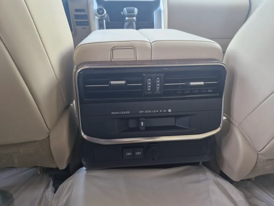 تويوتا لاندكروزر GXR4 DSL 2024 
