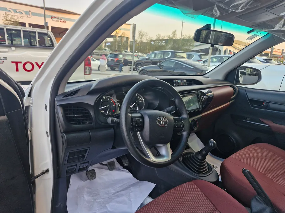 2024 Toyota Hilux GLX 
