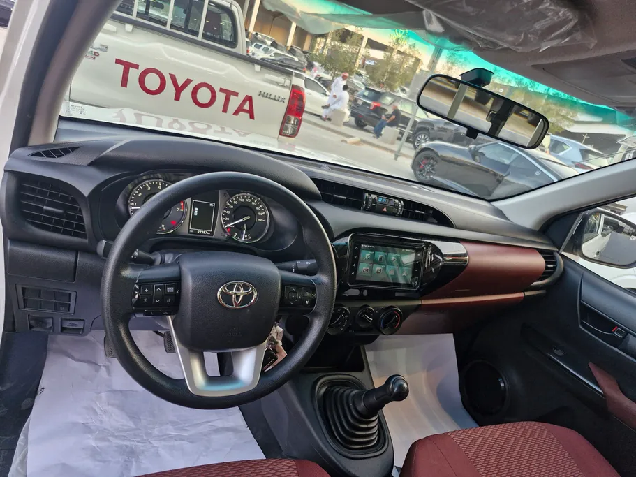 2024 Toyota Hilux GLX 