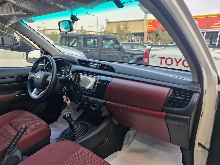 2024 Toyota Hilux GLX 