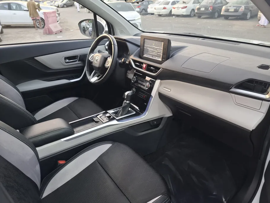 2024 Toyota Veloz GLX 