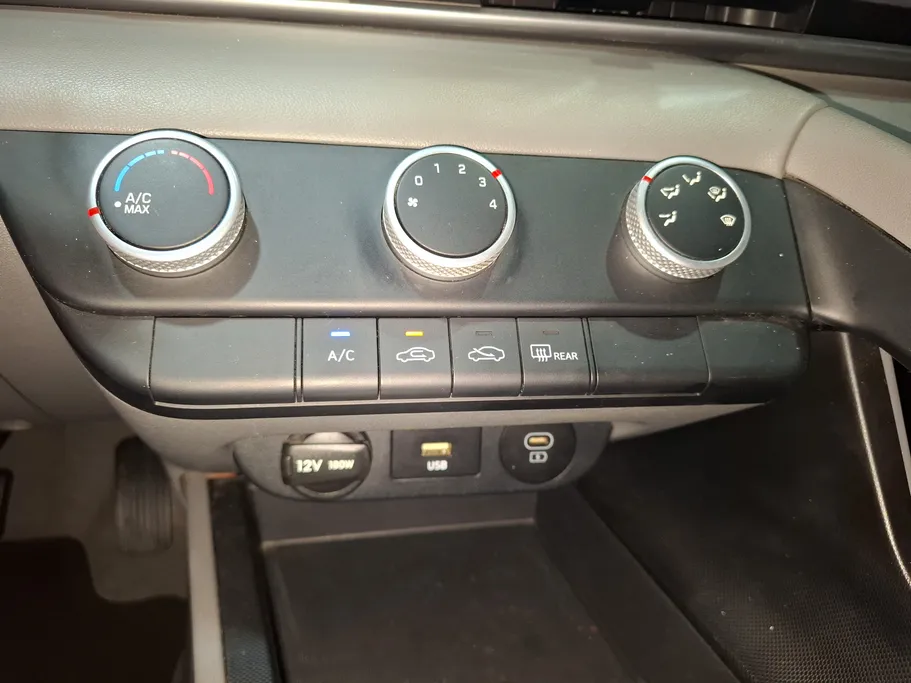 2024 Hyundai Elantra Fleet 