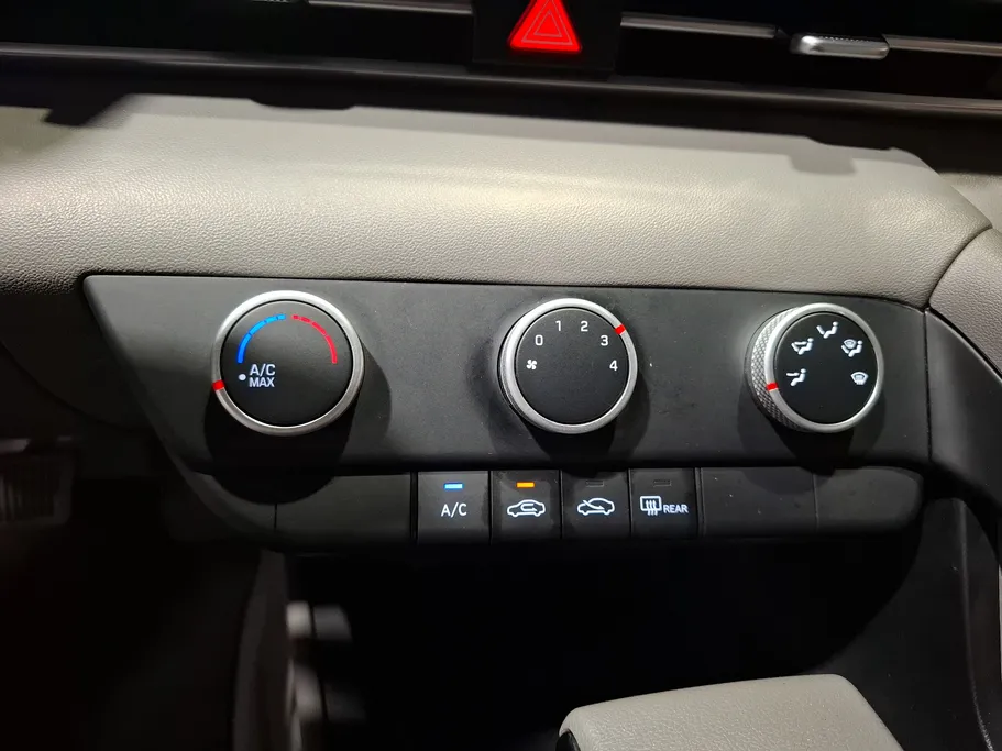2024 Hyundai Elantra Fleet 