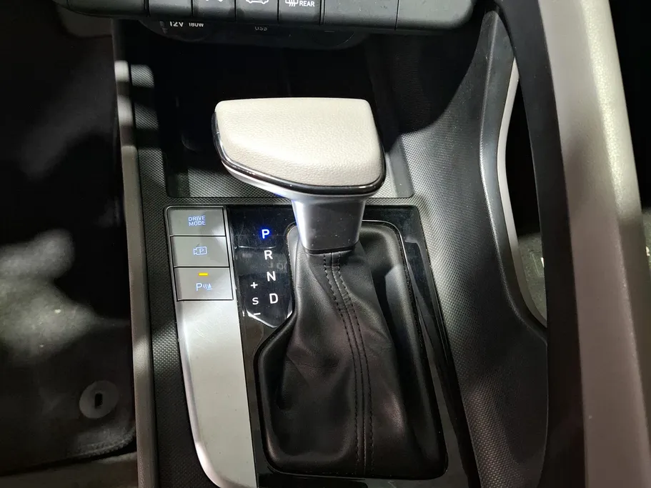 2024 Hyundai Elantra Fleet 