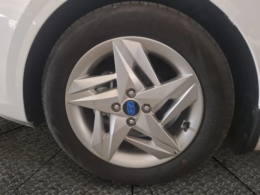 2025 Hyundai Accent Smart 