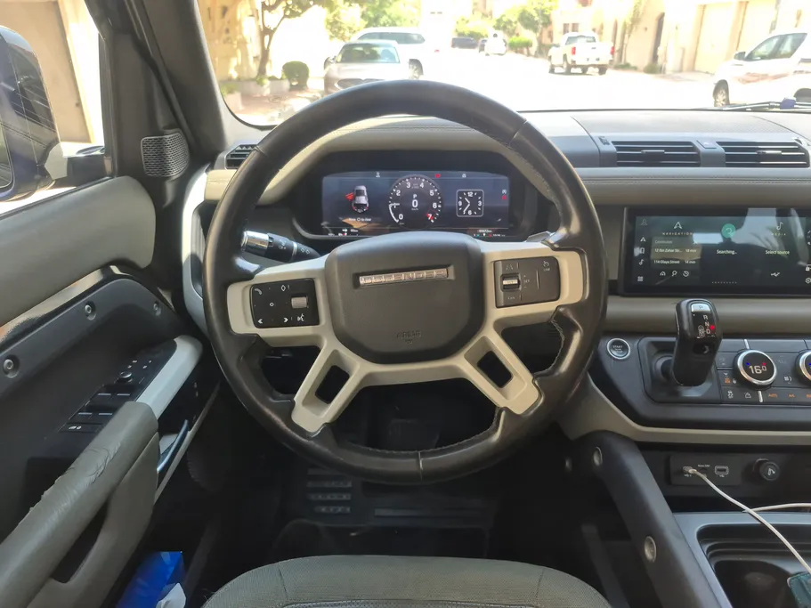 2020 Land Rover Defender 90SE 