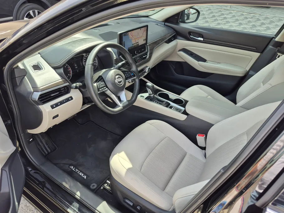 2025 Nissan Altima SV 