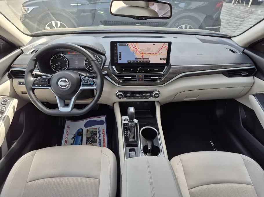 2025 Nissan Altima SV 