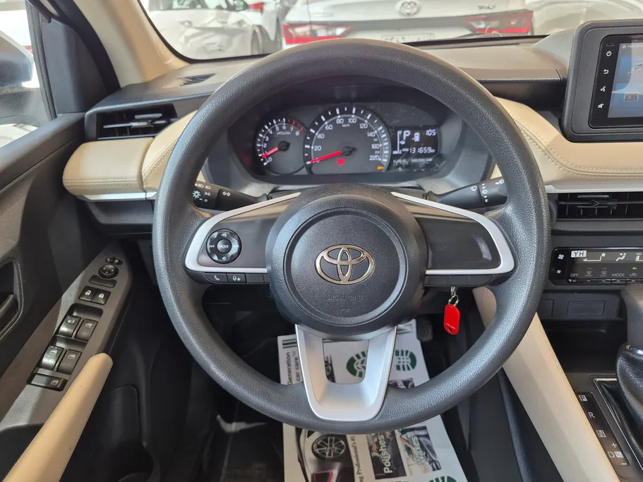 2024 Toyota Yaris  Y 