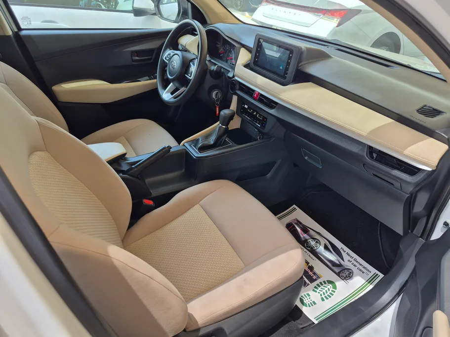 2024 Toyota Yaris  Y 