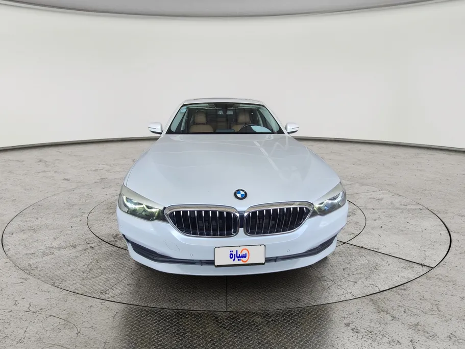 2020 BMW 5 Series 520i 