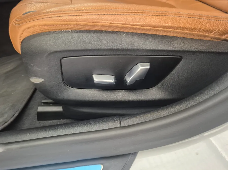 2020 BMW 5 Series 520i 