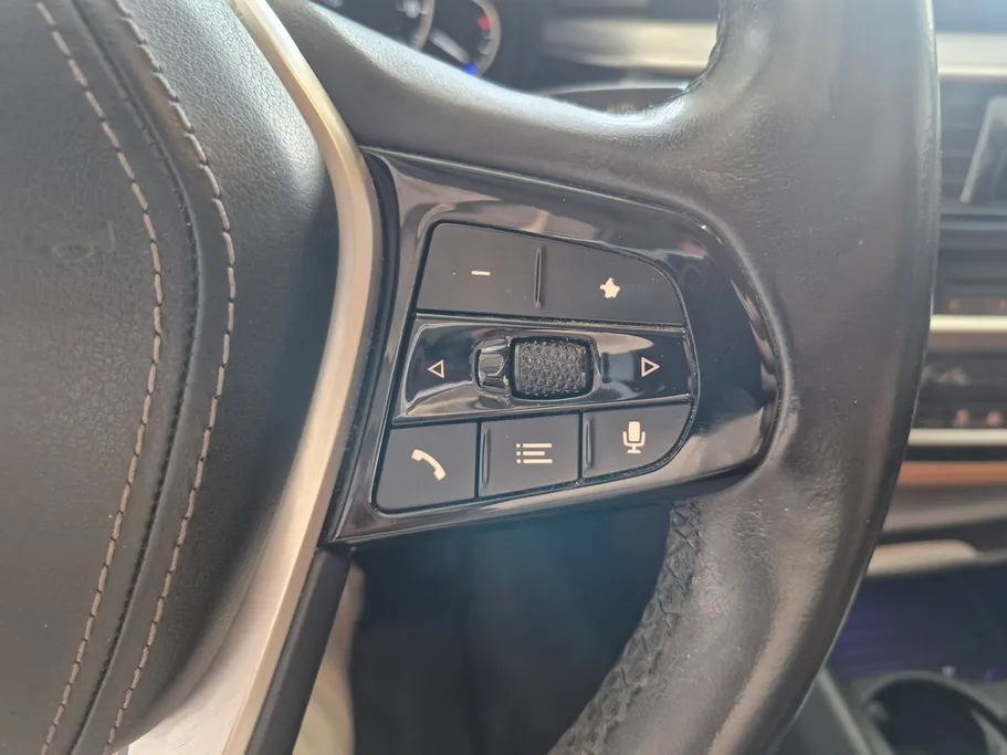 2020 BMW 5 Series 520i 