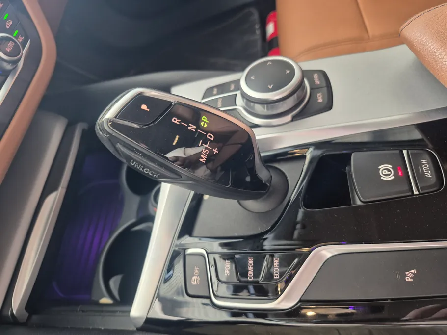 2020 BMW 5 Series 520i 