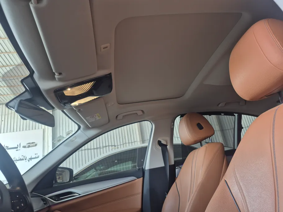 2020 BMW 5 Series 520i 