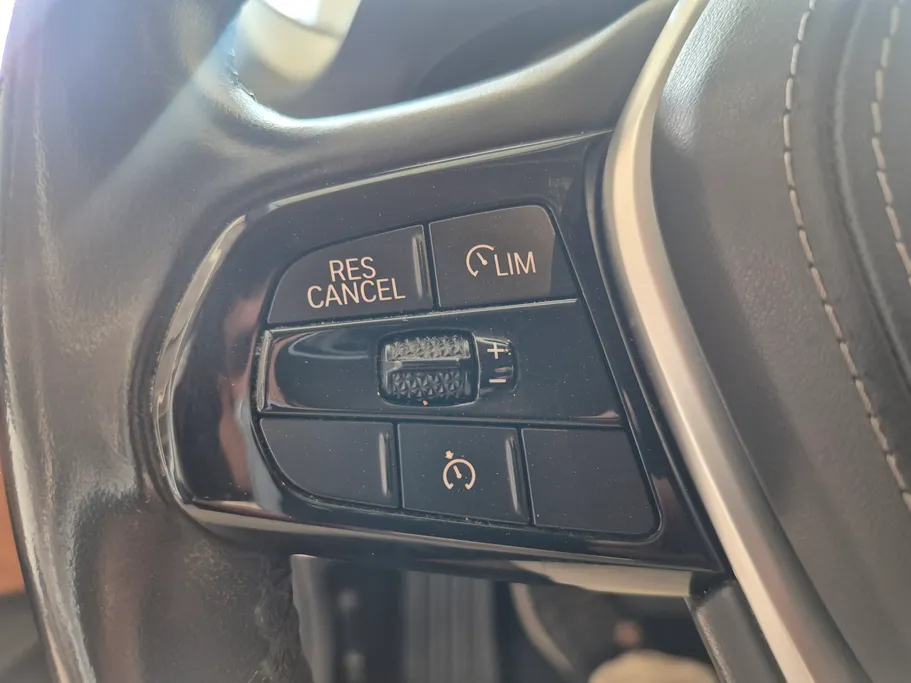 2020 BMW 5 Series 520i 