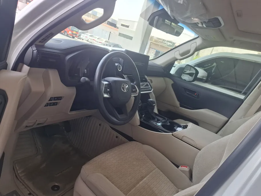 تويوتا لاندكروزر GXR3 2025 