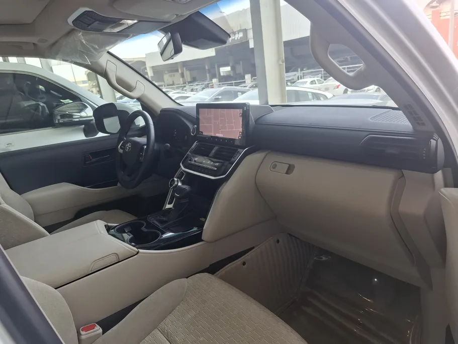تويوتا لاندكروزر GXR3 2025 
