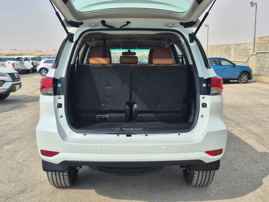 تويوتا فورتشنر GX 2024 
