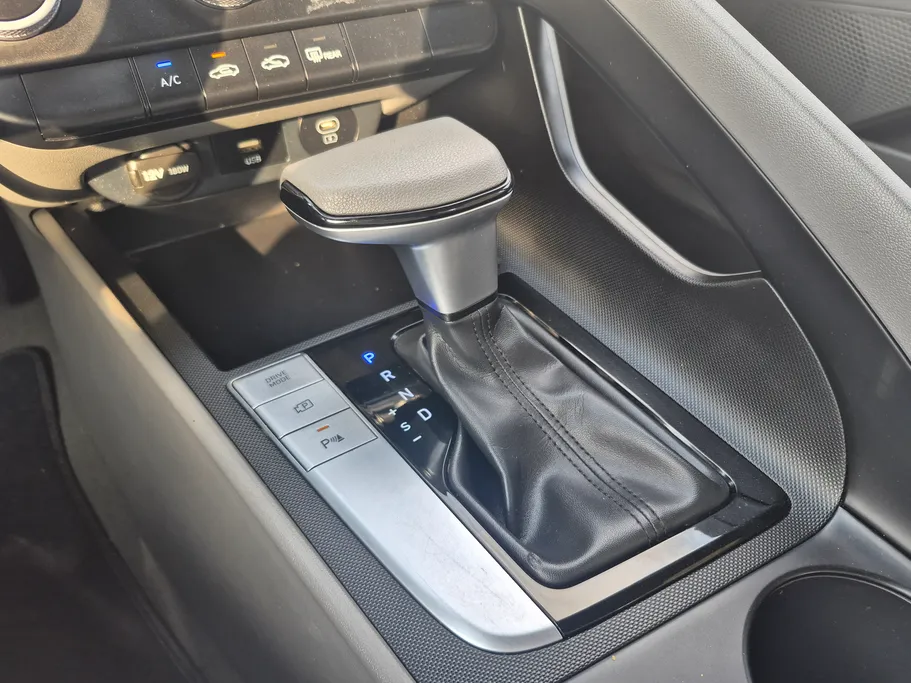2025 Hyundai Elantra Fleet 