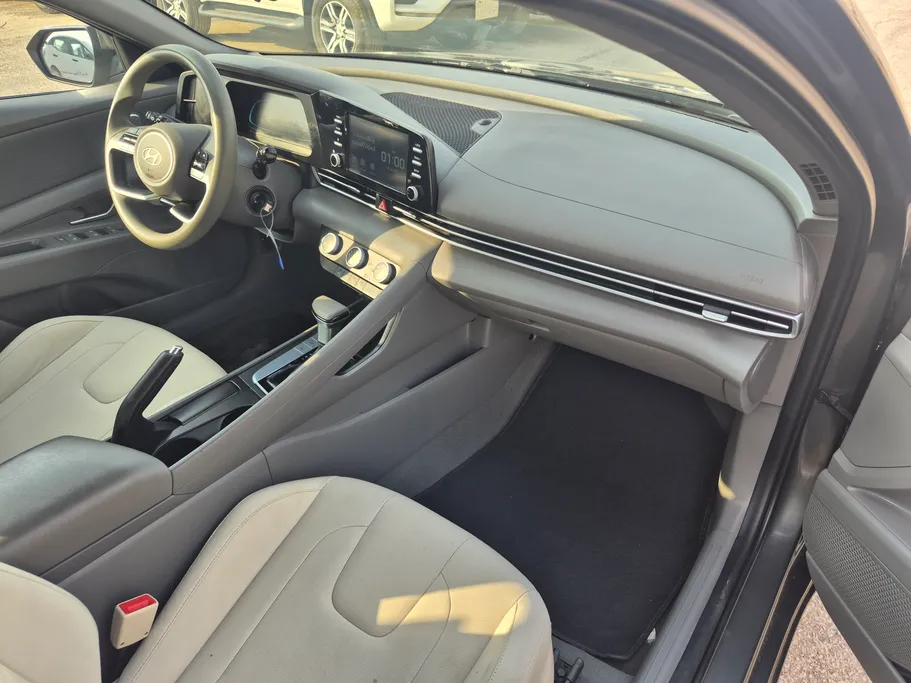 2025 Hyundai Elantra Fleet 