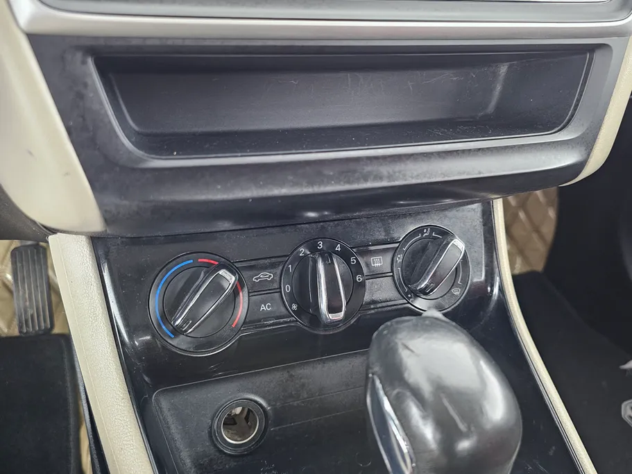 2023 MG 5 STD 