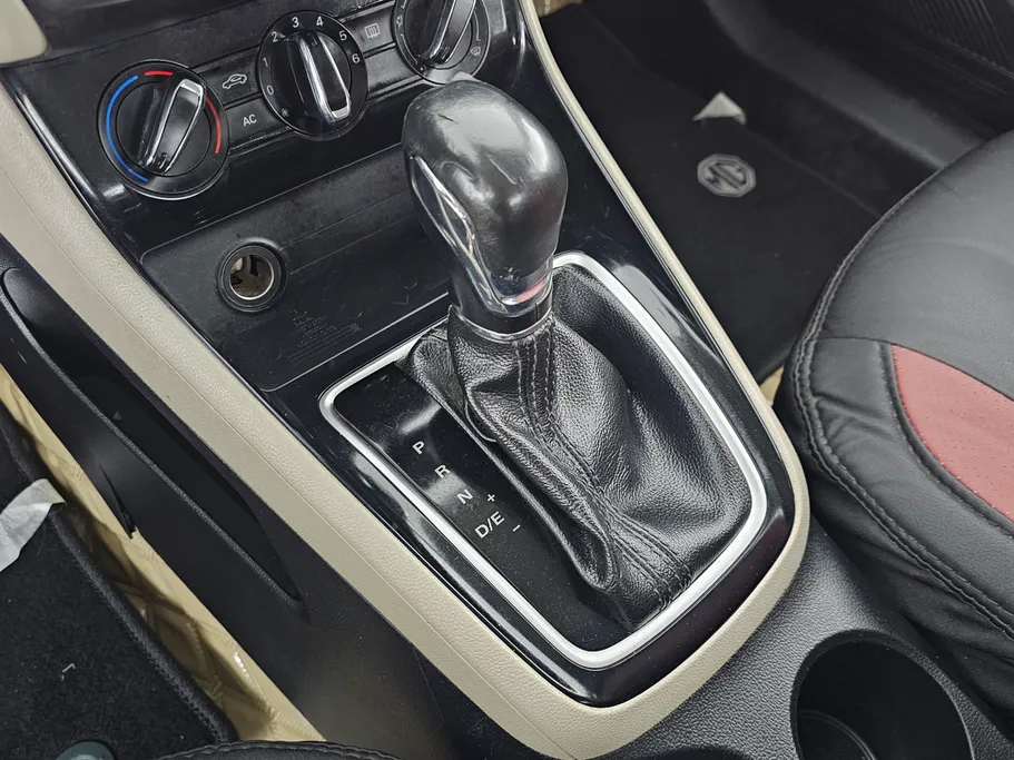 2023 MG 5 STD 