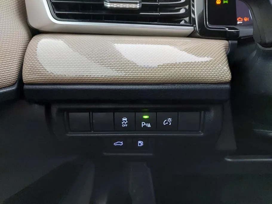 2025 تويوتا Camry  E HEV 