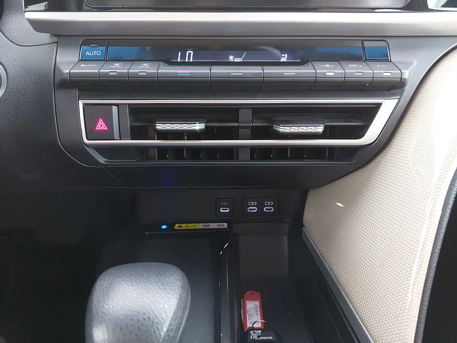 2025 تويوتا Camry  E HEV 
