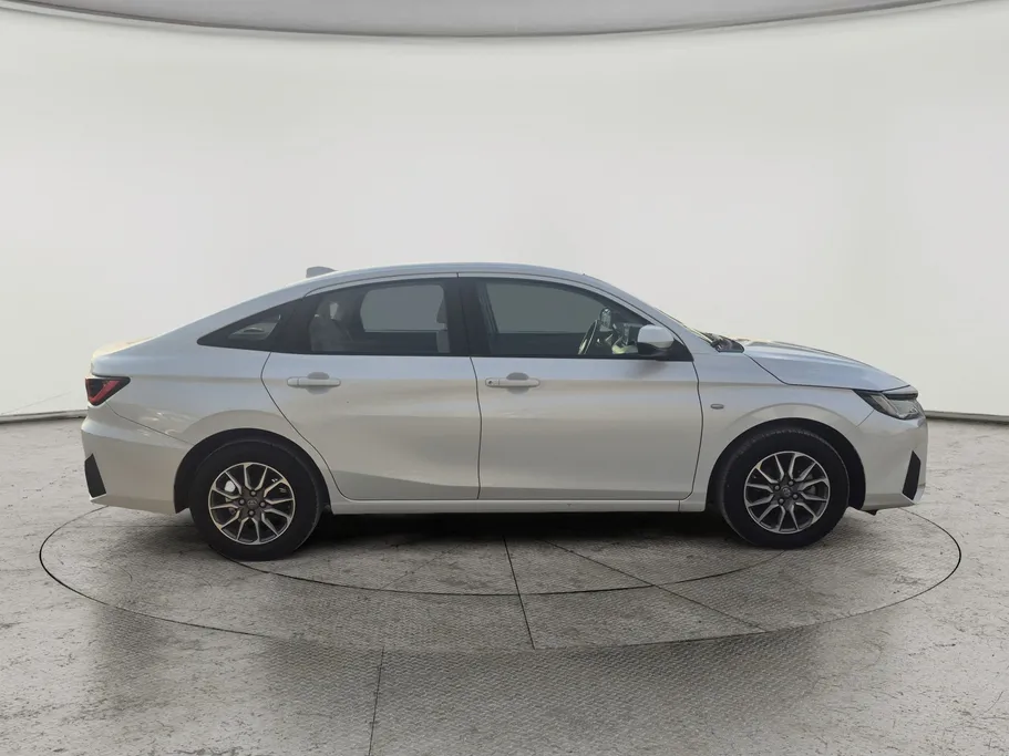 2023 Toyota Yaris  Y 